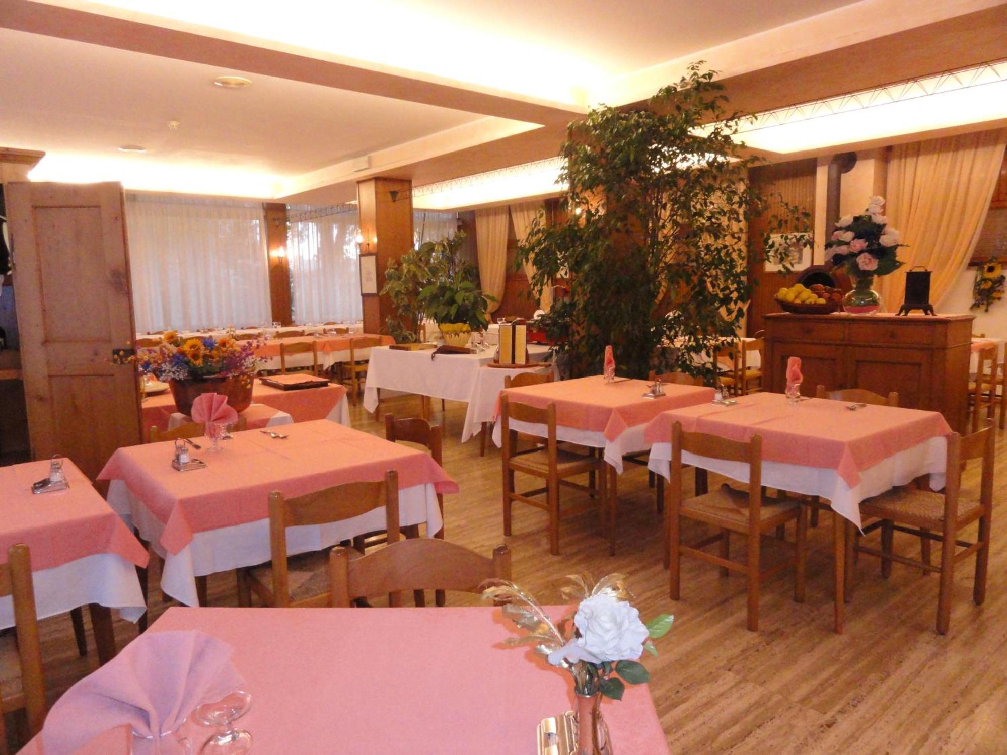 Albergo Ristorante Cima I Pra' Понте-нелле-Альпи Экстерьер фото
